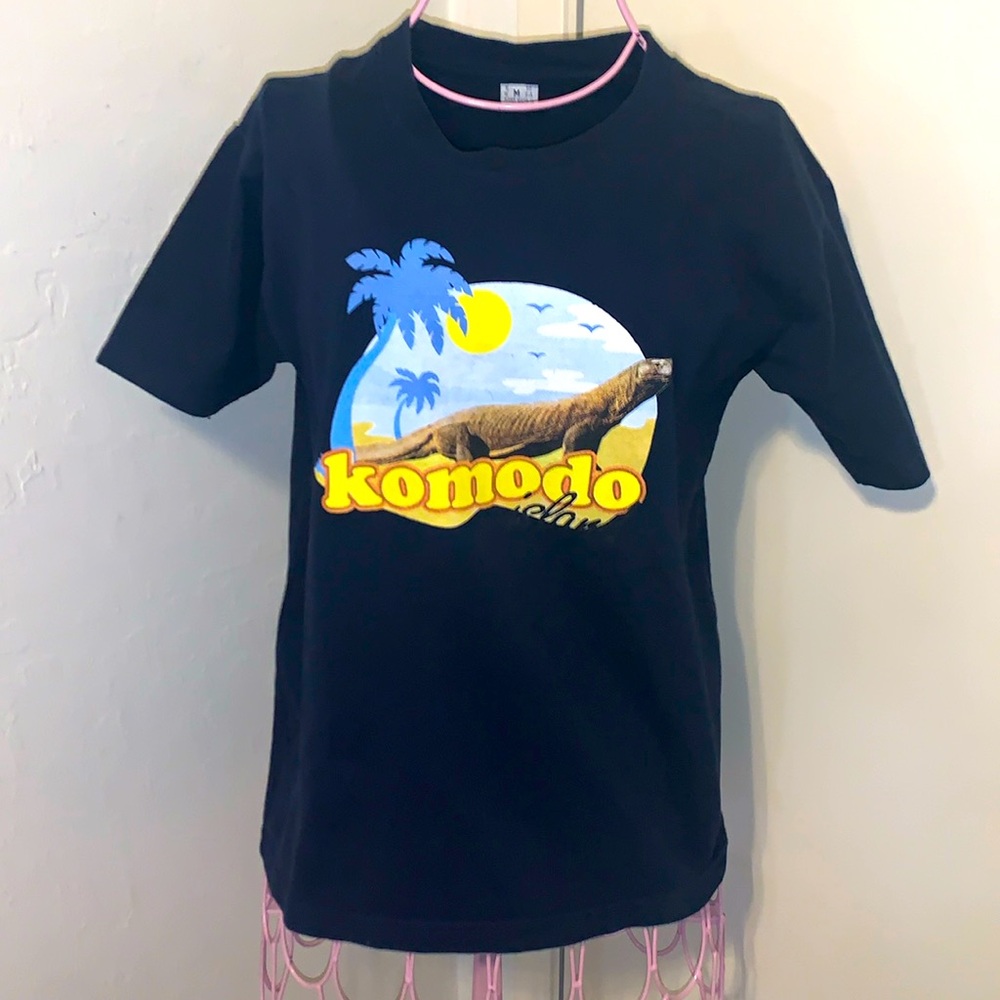 Kids Boys Unisex No brand tag  Komodo Island Navy/Yellow Shirt-Medium